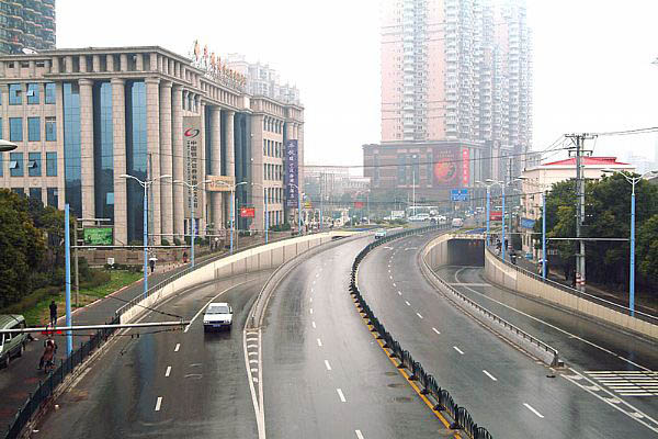 上海湖南南路、复兴东路地下立交工程（荣获市级文明工地）